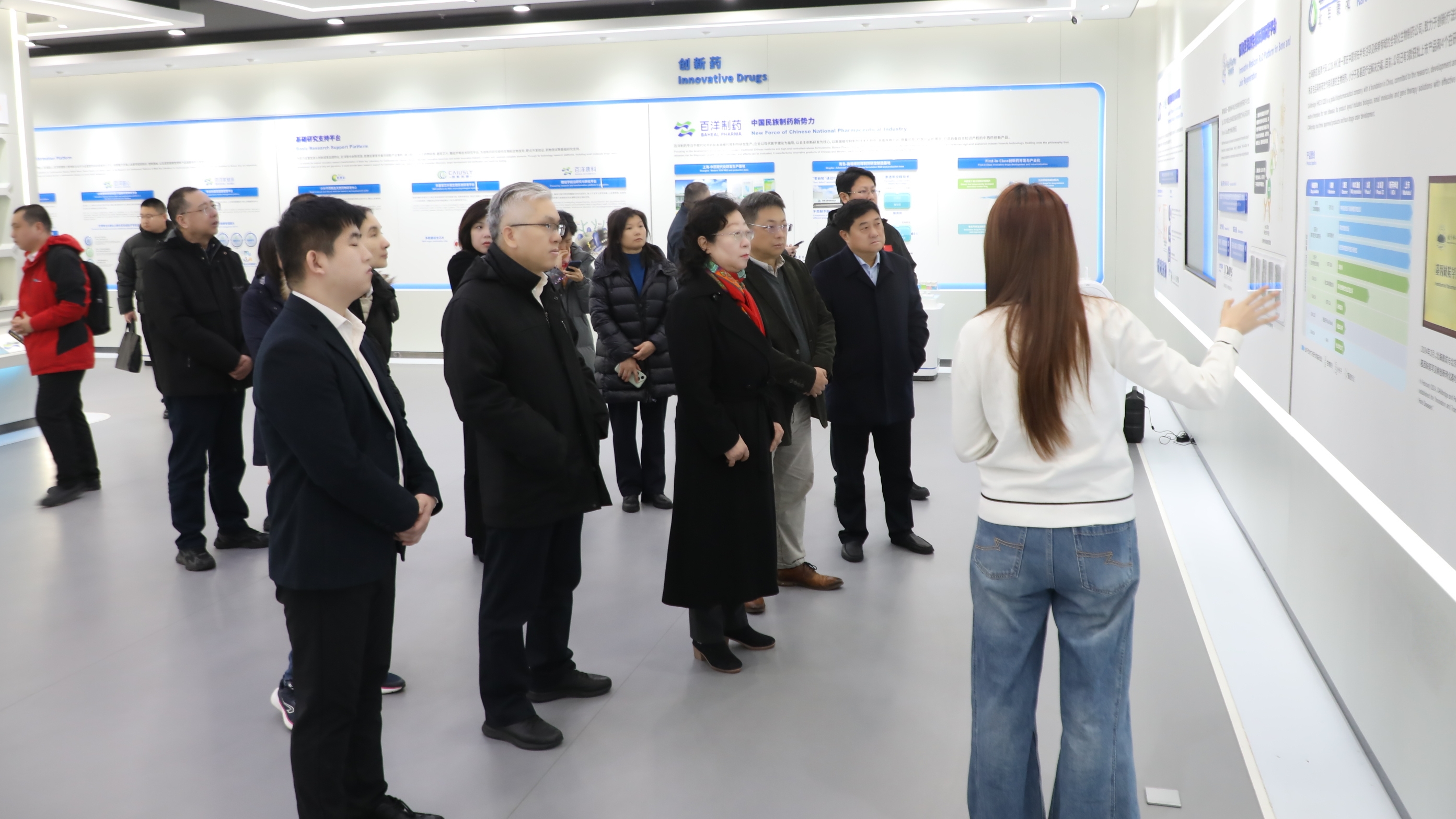 闫傲霜带队赴门头沟区调研