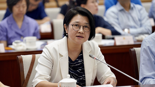 2019年5月31日，许槟在议政会上发言_副本.jpg