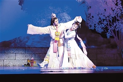 2019070680岁再演“林妹妹”，陈爱莲有新感悟.jpg