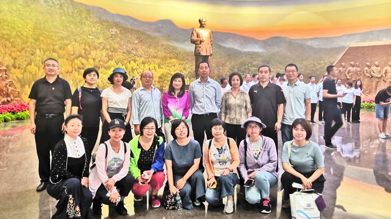 20190924致公党北京市委赴香山双清别墅及革命纪念馆参观学习3_副本.jpg