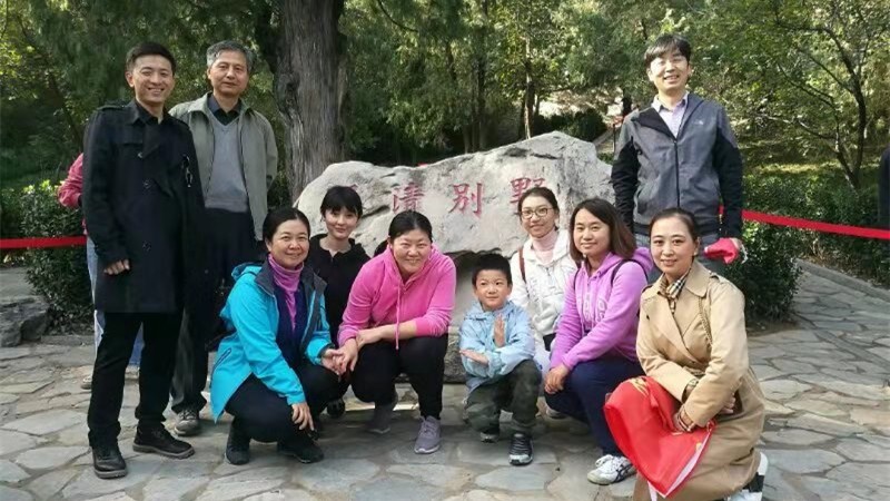 20191020致公党丰台区工委第一、四支部赴香山革命纪念地开展主题教育活动_副本.jpg