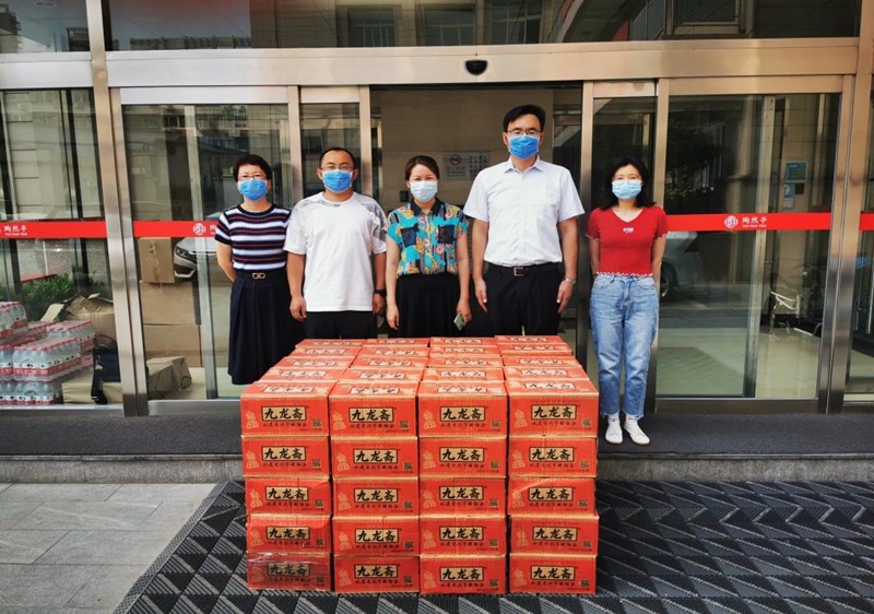 20200723致公党西城区委慰问结对共建陶然亭街道防疫一线工作人员_副本.jpg