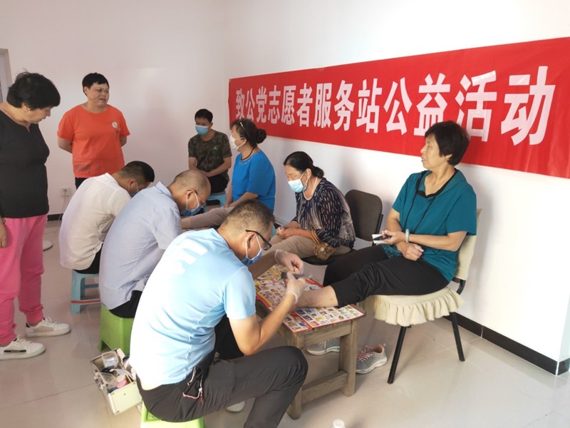 20200909致公党门头沟区支部到龙泉镇水闸西路社区和城子村开展志愿者服务2_副本.jpg