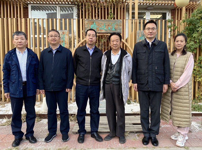 20201028刘学增走访党员陈爱莲_副本.jpg