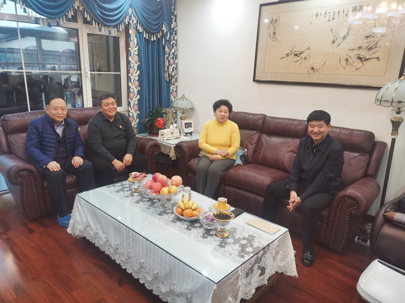 20220120中共通州区委统战部部长吴孔安慰问通州区工委原主委张晓燕_副本.jpg