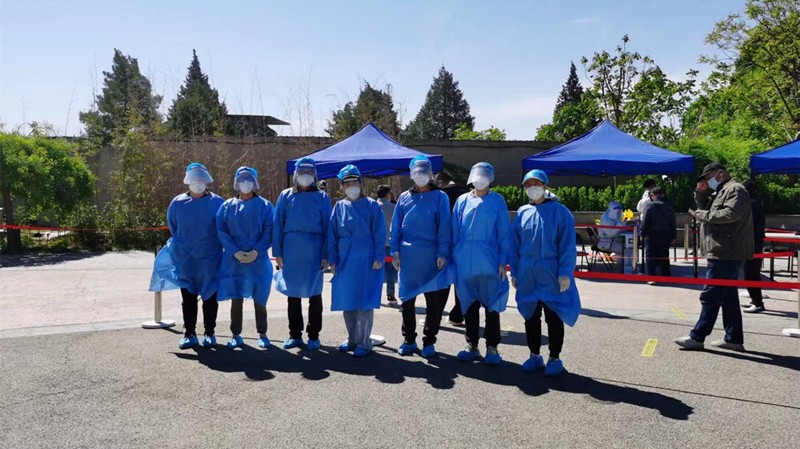 20220430致公党石景山区工委助力金顶街街道核酸检测工作_800.jpg