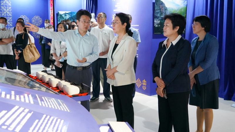 20220826闫傲霜带队赴石景山区工委走访调研-考察中关村科幻产业创新中心_副本.jpg