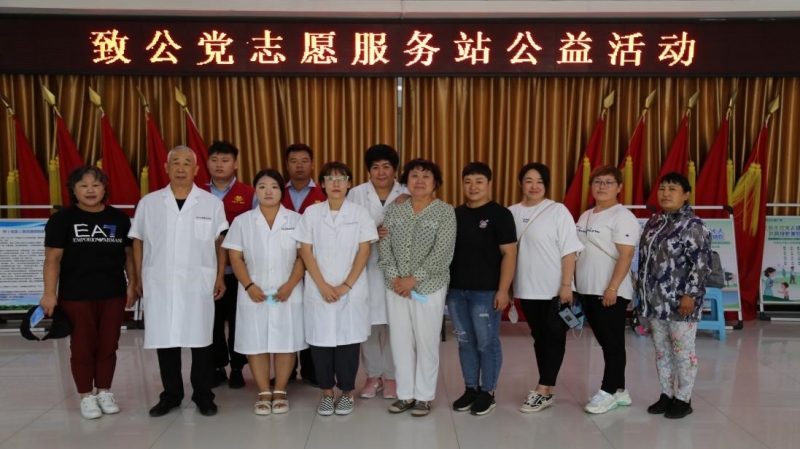 20220914致公党门头沟区支部志愿者服务站走进社区开展公益便民活动_副本.jpg