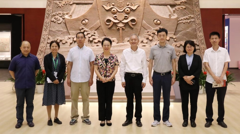 20220916闫傲霜带队赴对外经济贸易大学走访调研2_800.jpg