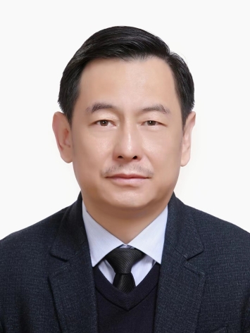 陈忠洲_副本.jpg