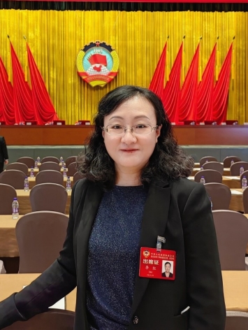 李红_副本.jpg