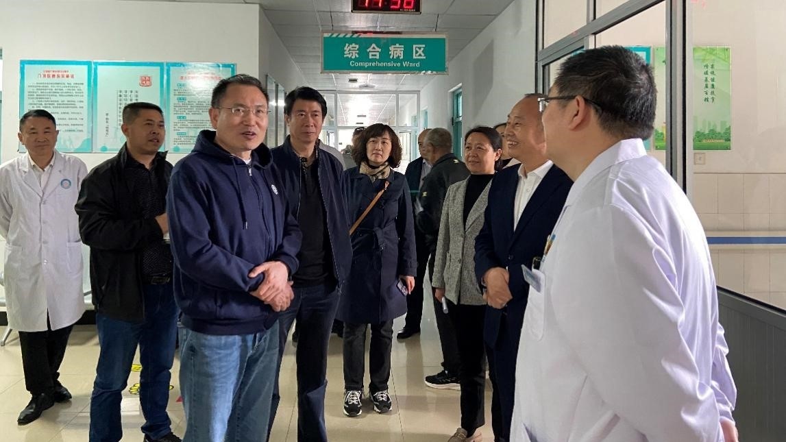 20230423致公党西城区委第十支部赴河北易县调研乡村振兴和基层医疗现状2_副本.jpg