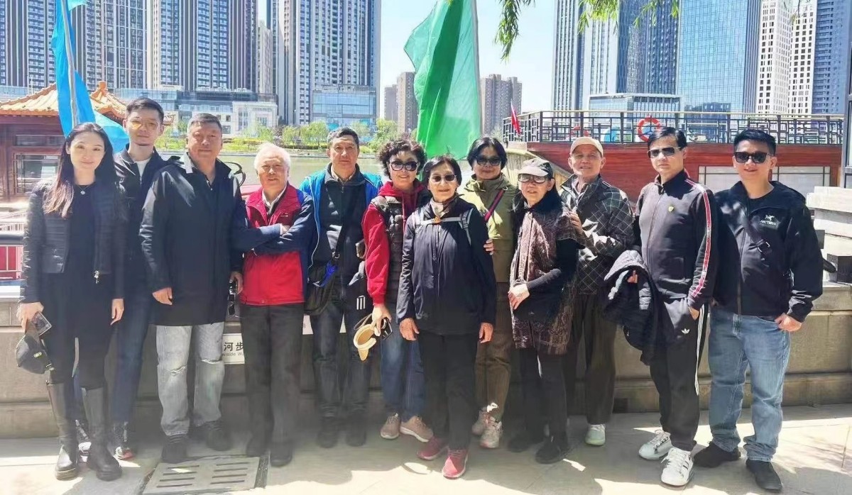 20230429致公党朝阳区委第六支部组织踏青交流活动_副本.jpg