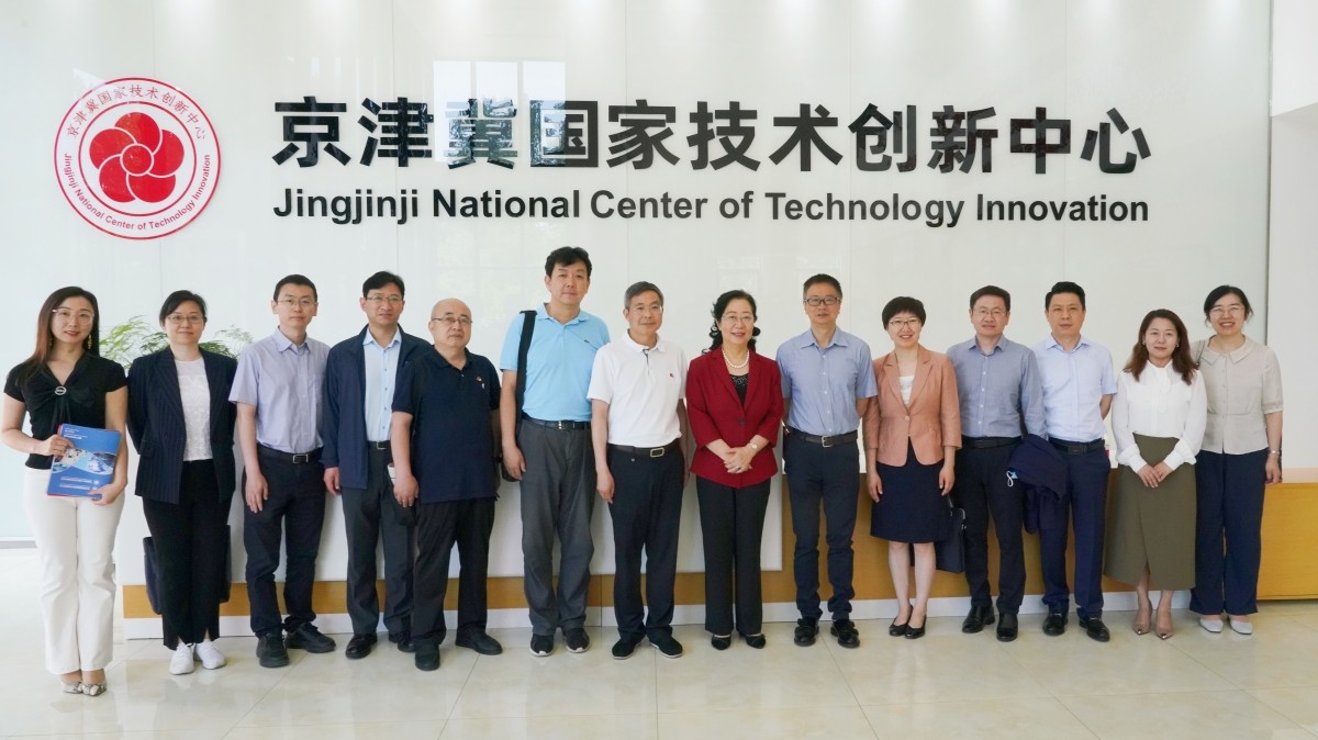 20230602闫傲霜带队赴海淀区开展加快国际科技创新中心建设民主监督_副本.jpg