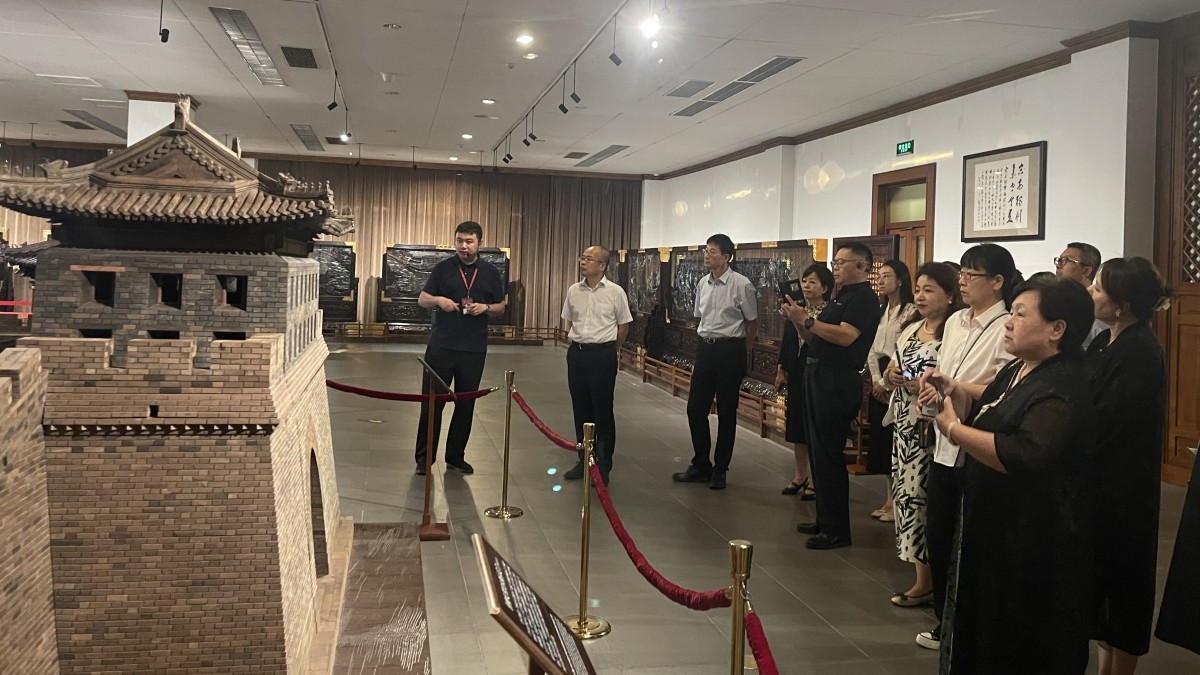 20230823致公党东城区委开展“凝心铸魂强根基、团结奋进新征程”主题教育暨“京致阅读”活动_1200.jpg