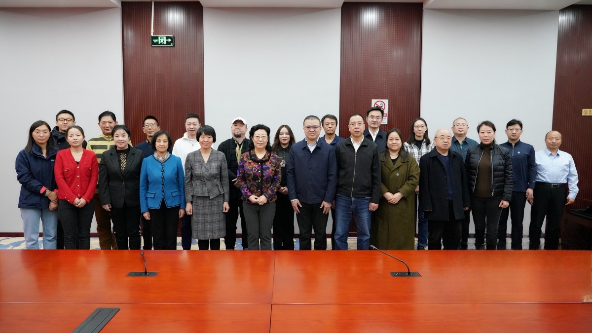 20231119闫傲霜带队赴石景山区工委开展主题教育调研座谈3_副本.jpg