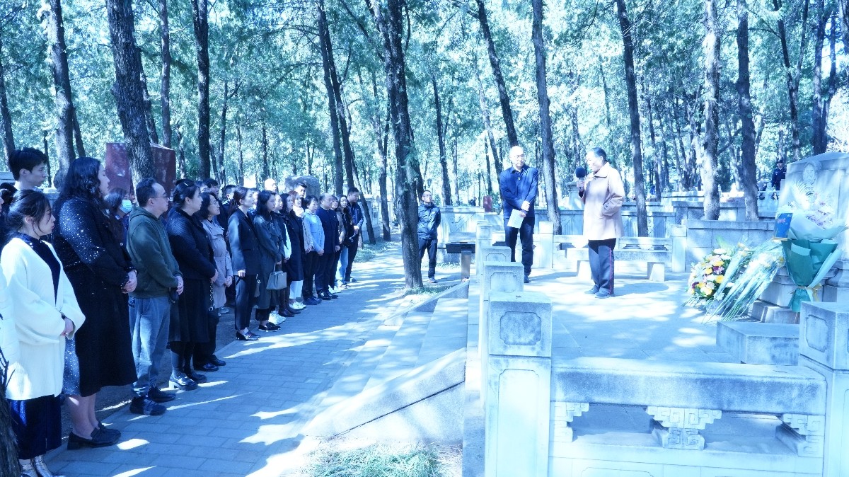 20240331李满英出席致公党北京市委青工委组织的为司徒美堂先生扫墓活动1_1200.jpg