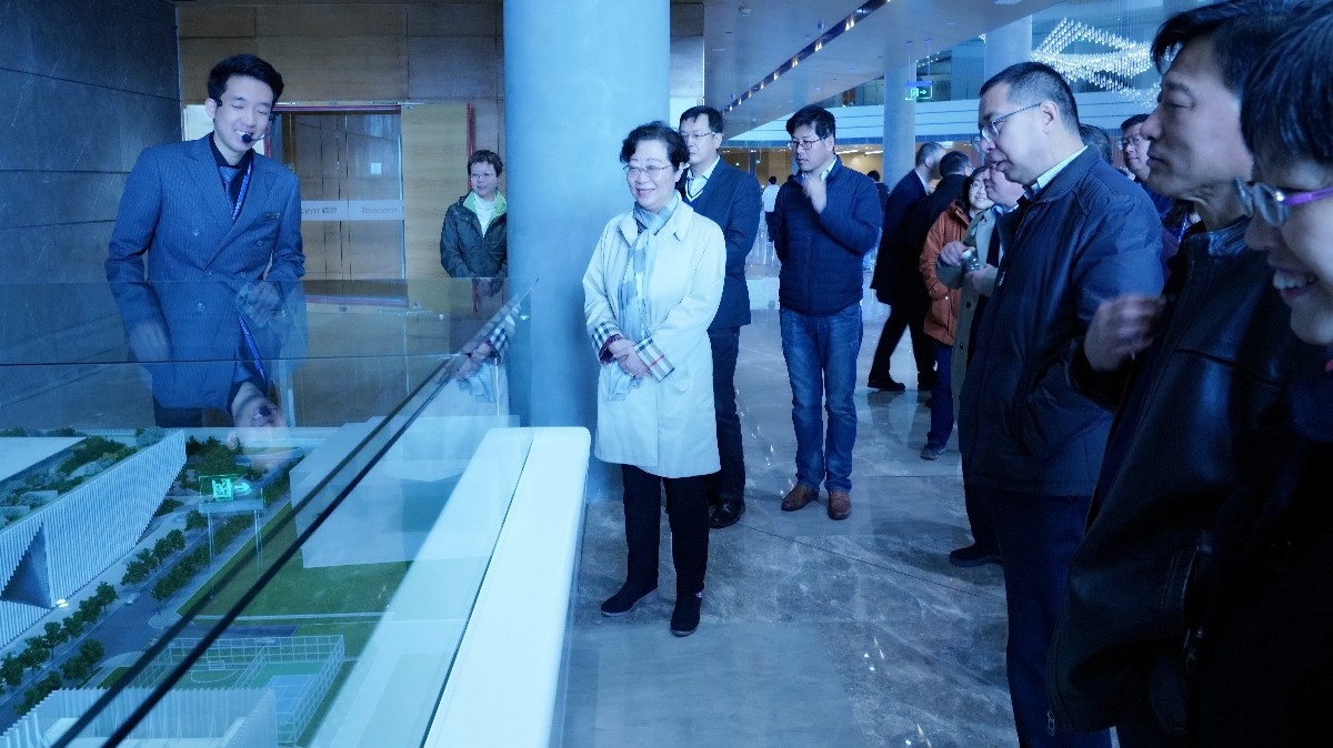 20240402闫傲霜就推动人工智能医疗健康发展赴腾讯调研1_1200.jpg