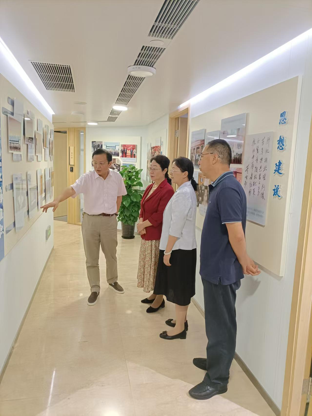 20240827闫傲霜带队赴上海调研基层组织建设工作2.jpg