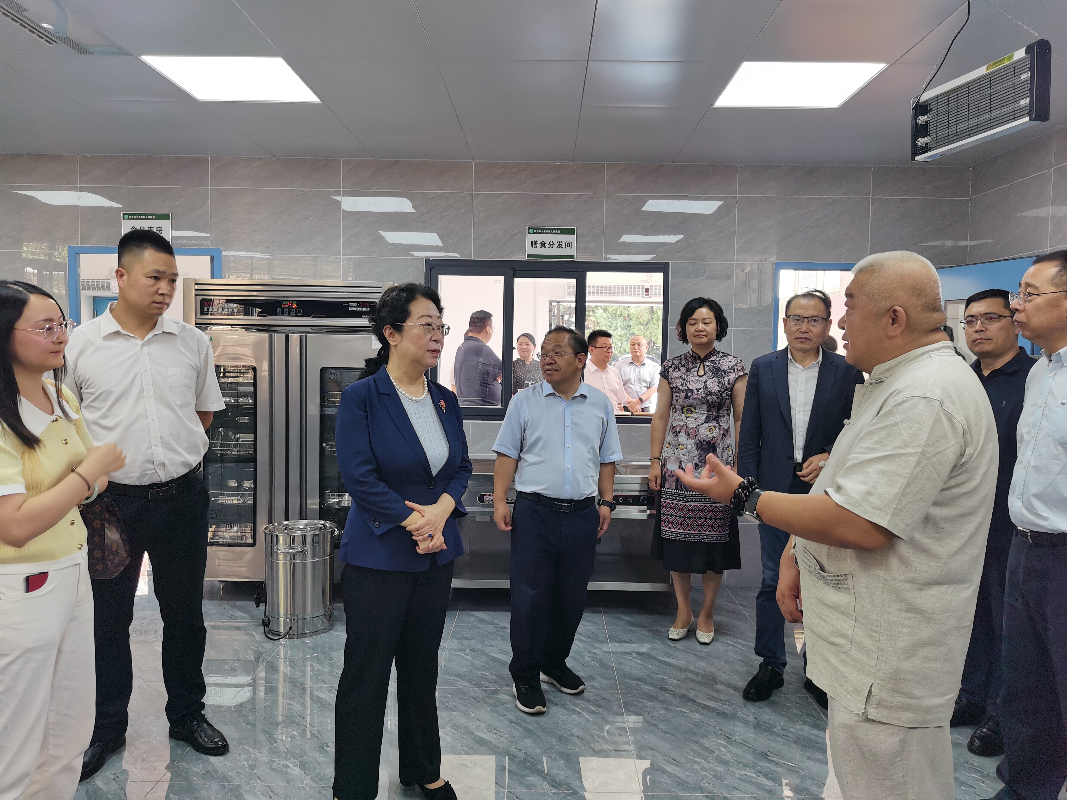 20240829_闫傲霜主委在七星关区人民医院调研营养科建设.jpg