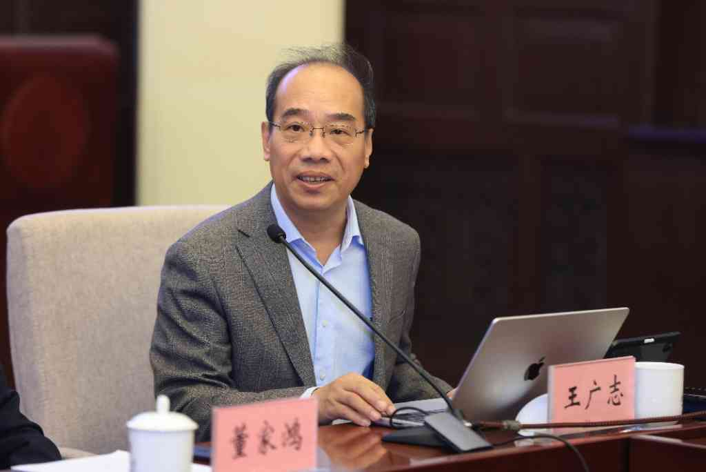 20241016闫傲霜出席清华大学第四期“闻道沙龙”活动2.jpg