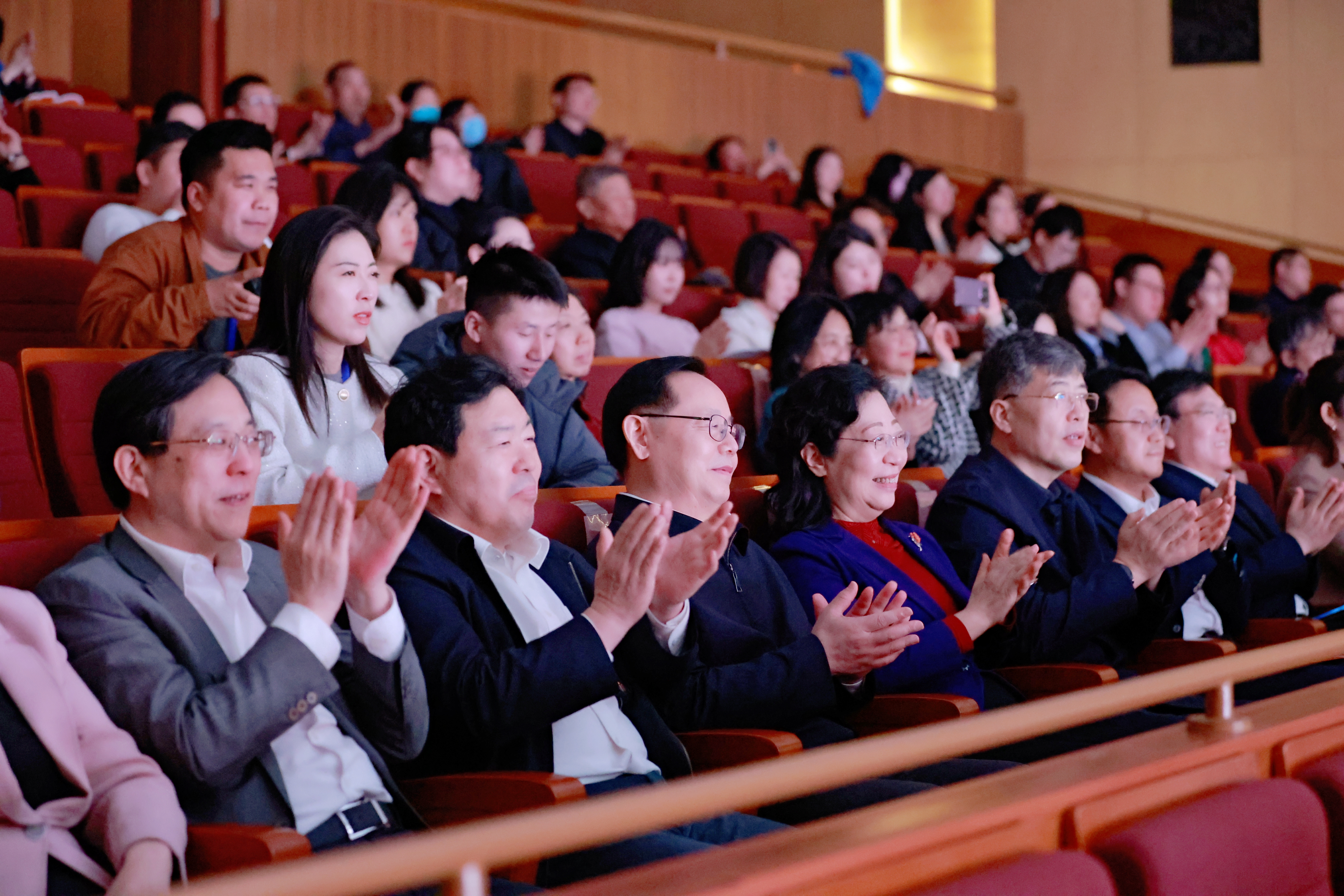 20250226蒋作君出席致公党北京市委会庆祝中国致公党成立100周年暨致公党北京市委会成立45周年文艺展演   闫傲霜参加3.jpg
