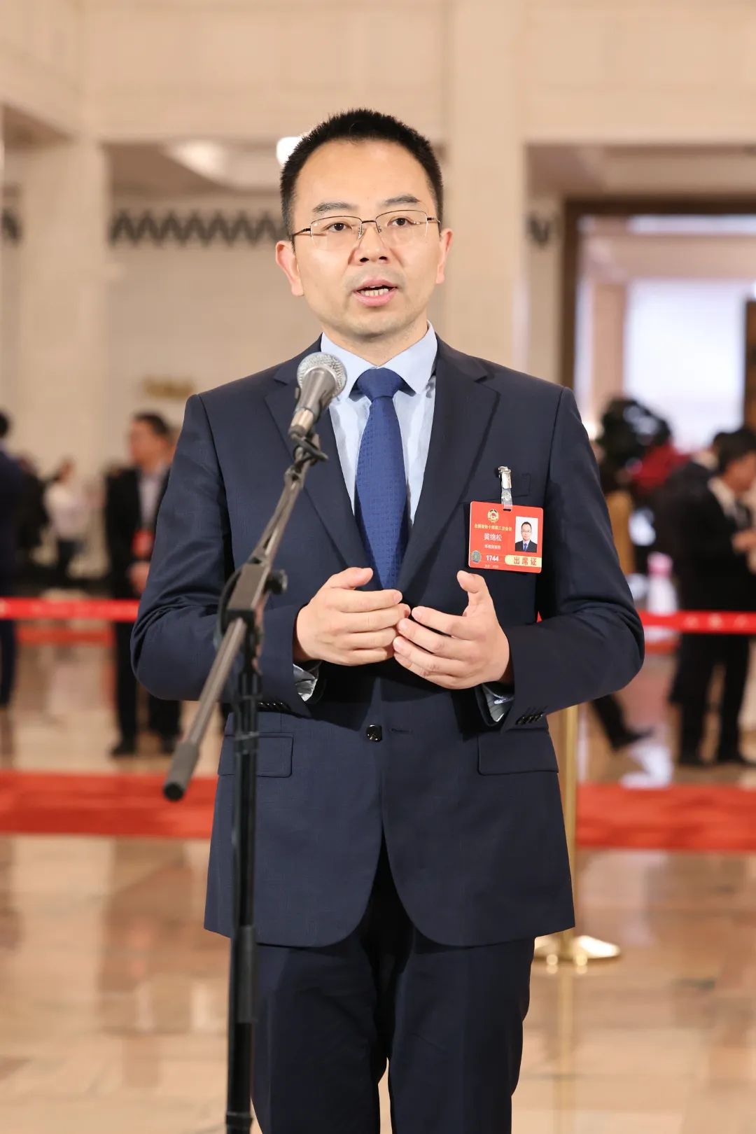 黄绵松.jpg