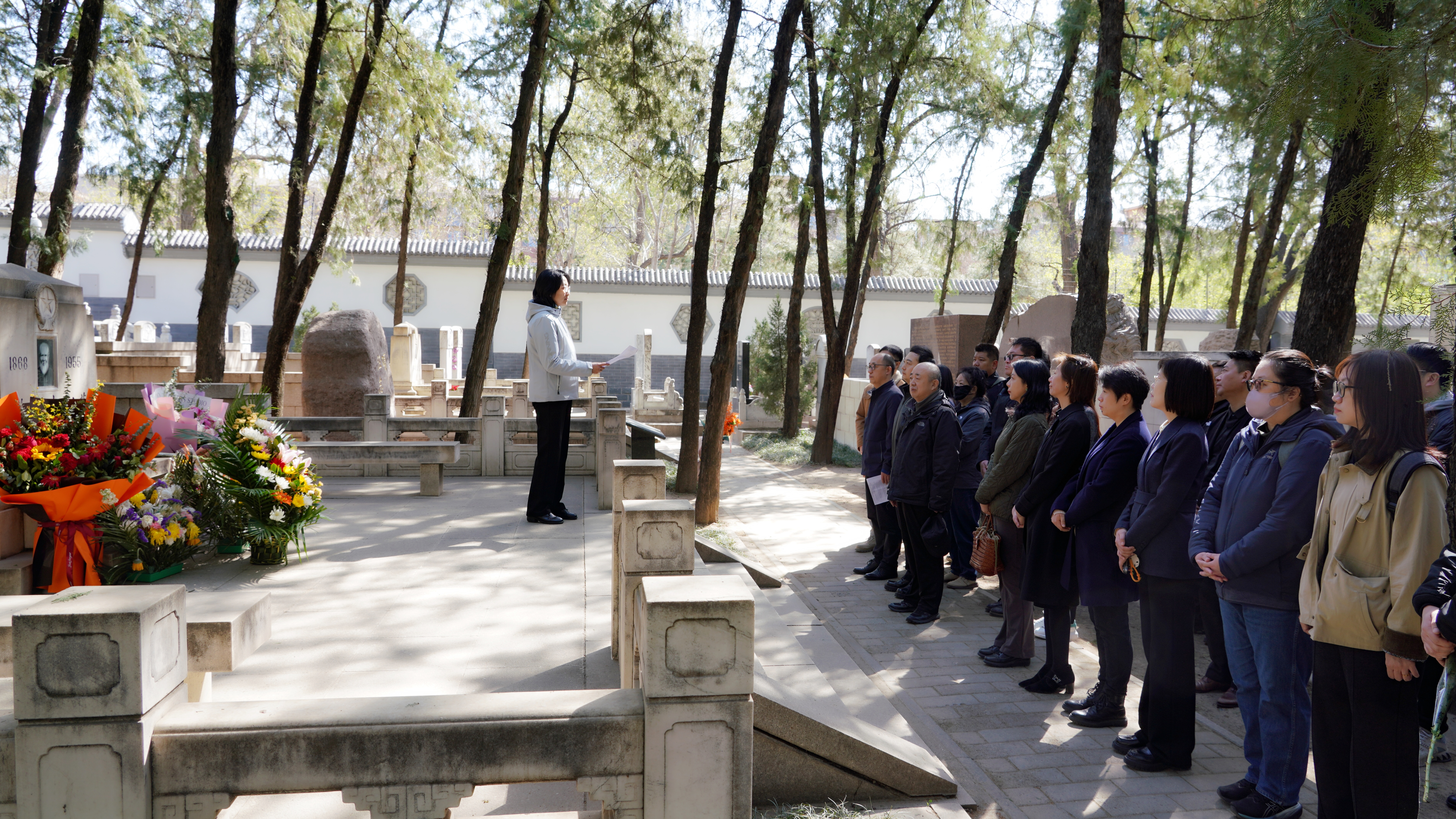 20250402致公党北京市委为司徒美堂先生扫墓.jpg