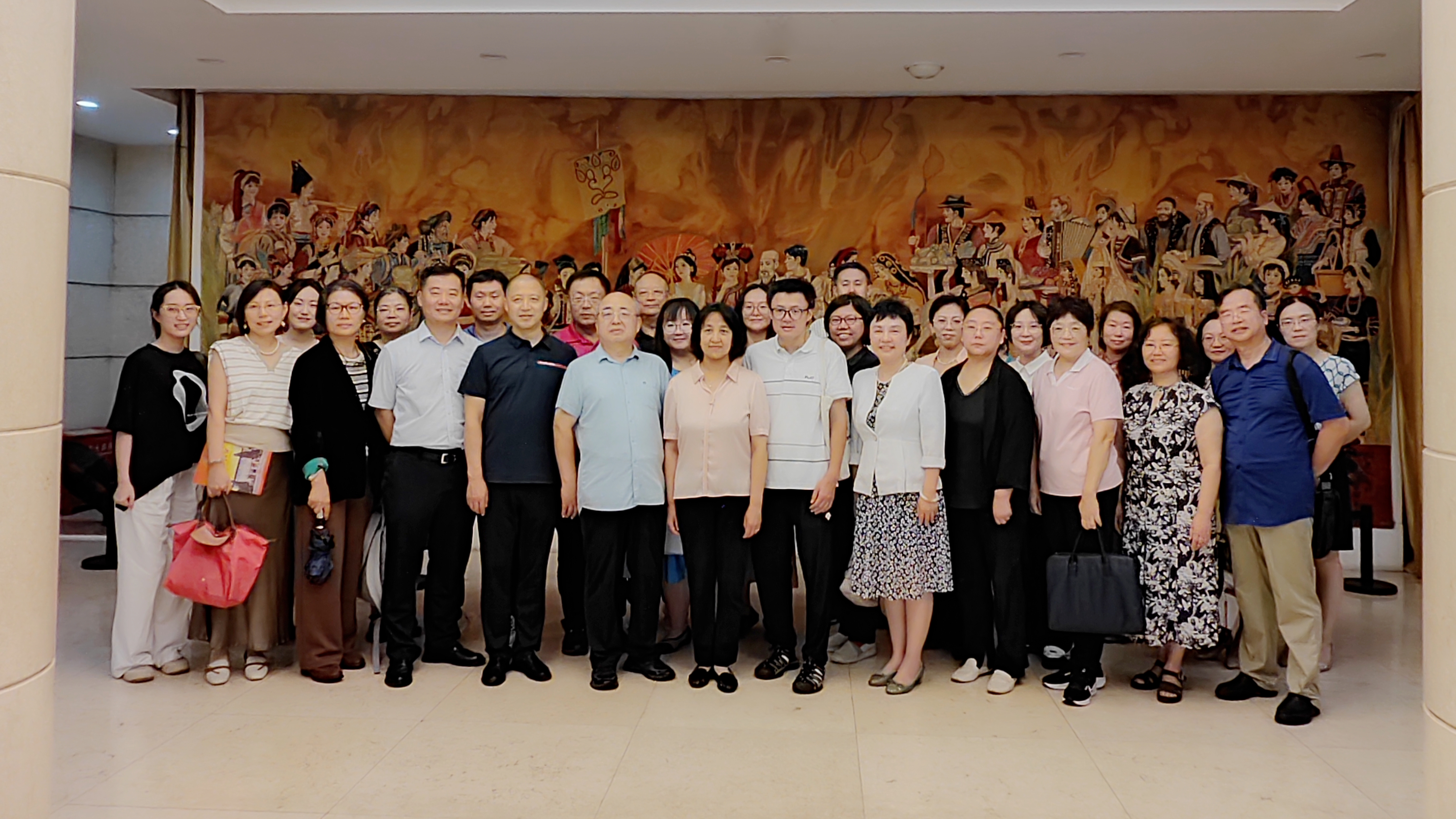 20250703李满英出席致公党海淀区委庆祝致公党成立100周年“京致阅读”活动5_1200.jpg