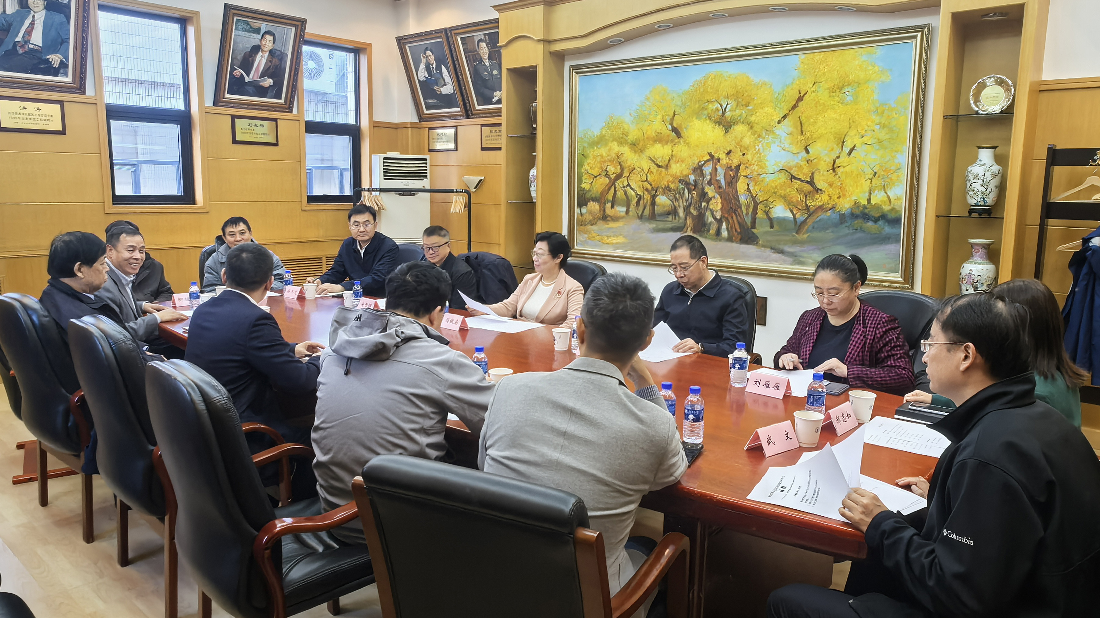 闫傲霜率队赴北京交通大学调研基层组织建设工作